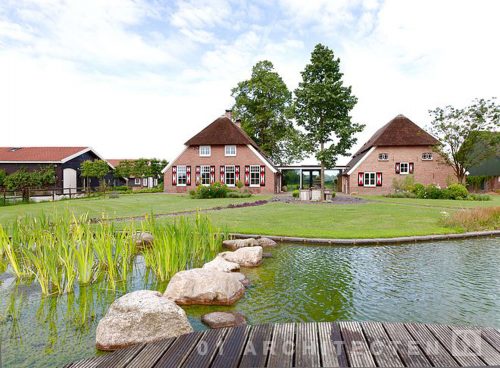 Bathmen verbouw monumentale boerderij met zwemvijver