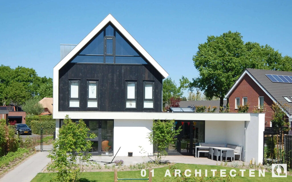 01 Architecten - strak wit modern - woning met houten accenten - Eikendal 